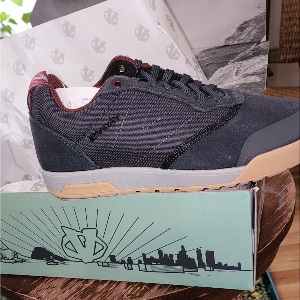 EVOLV NWT WOMENS RENEL APPROACH SHADOW SNEAKERS